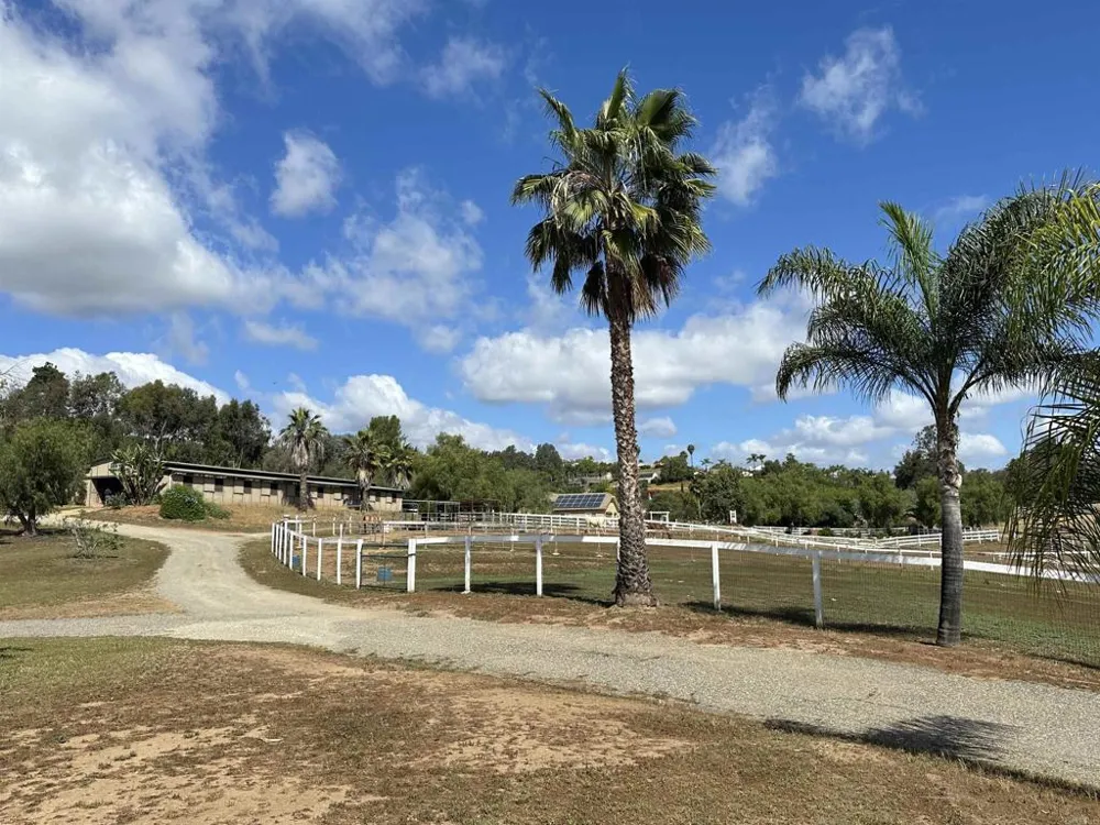 2357 Via Monserate Fallbrook, CA 92084