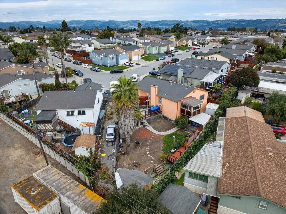 225 Kimberly Watsonville, CA 95076