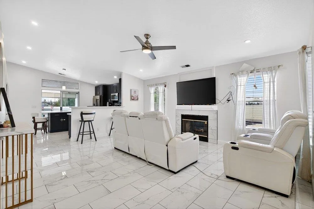 225 Kimberly Watsonville, CA 95076