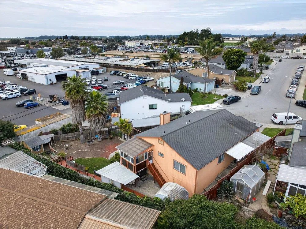 225 Kimberly Watsonville, CA 95076