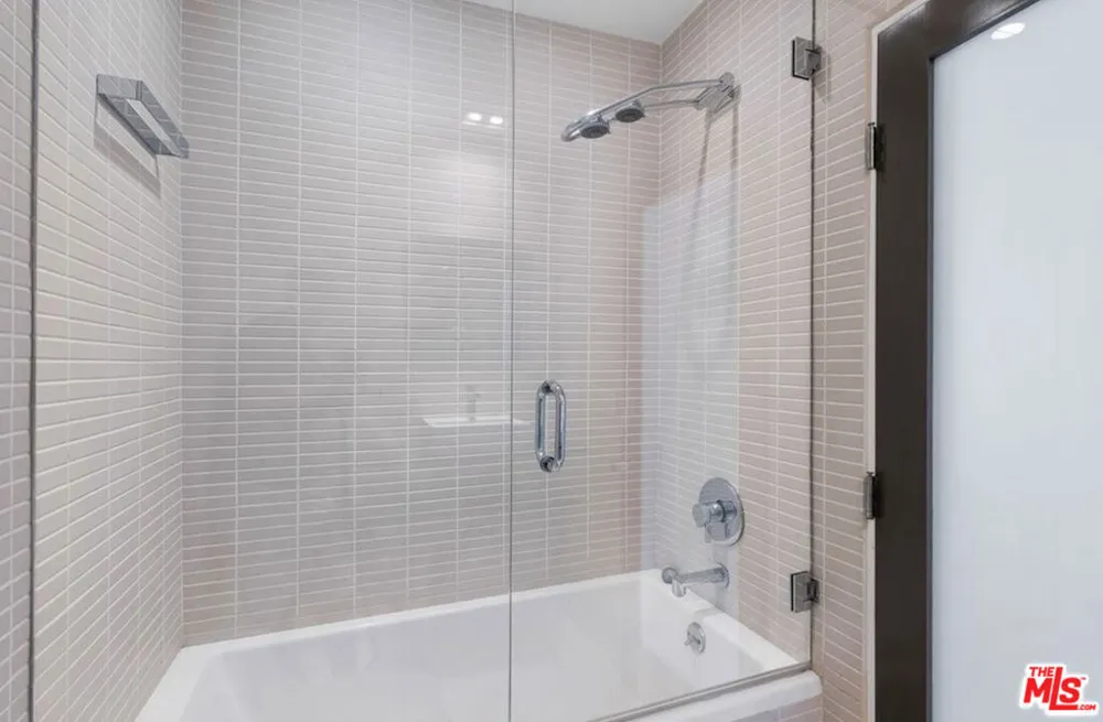 7250 Franklin Avenue #1207 Los Angeles, CA 90046