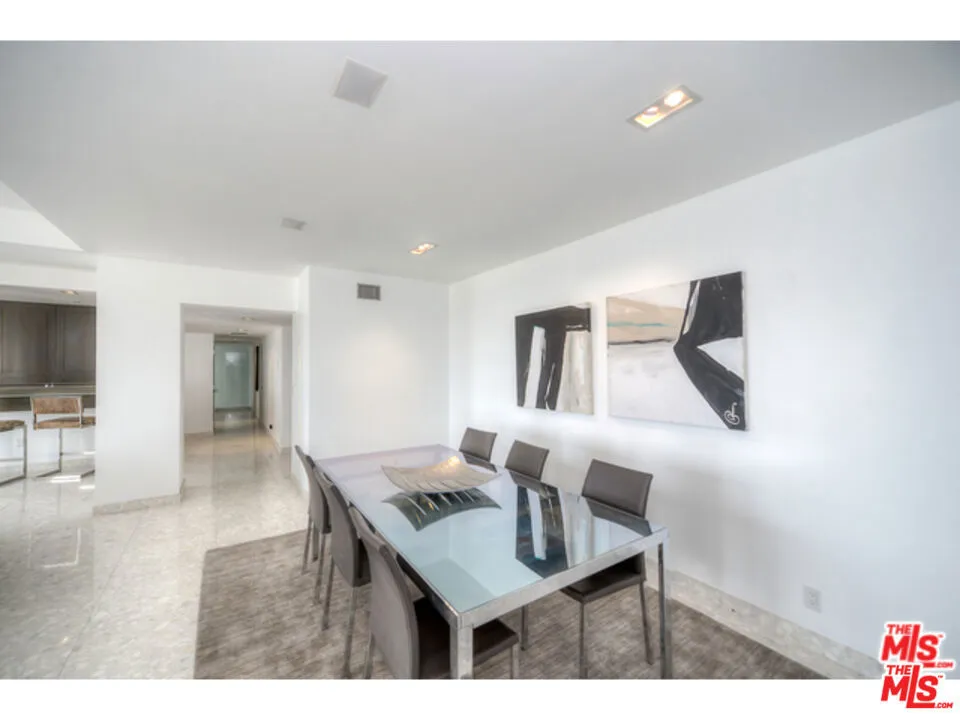 7250 Franklin Avenue #1207 Los Angeles, CA 90046