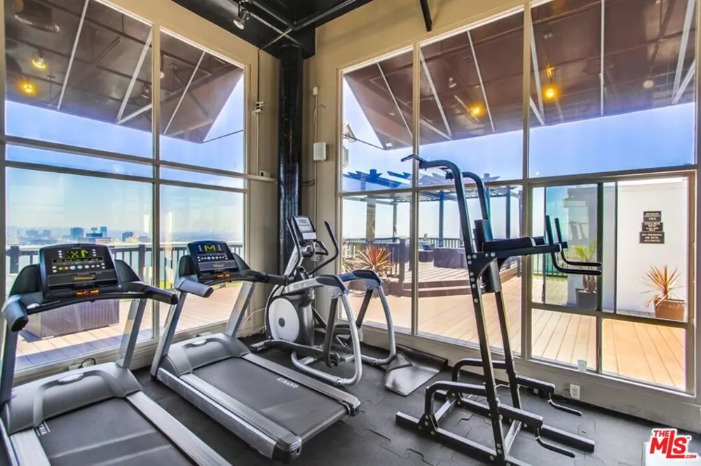 7250 Franklin Avenue #1207 Los Angeles, CA 90046