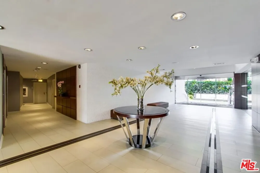 7250 Franklin Avenue #1207 Los Angeles, CA 90046