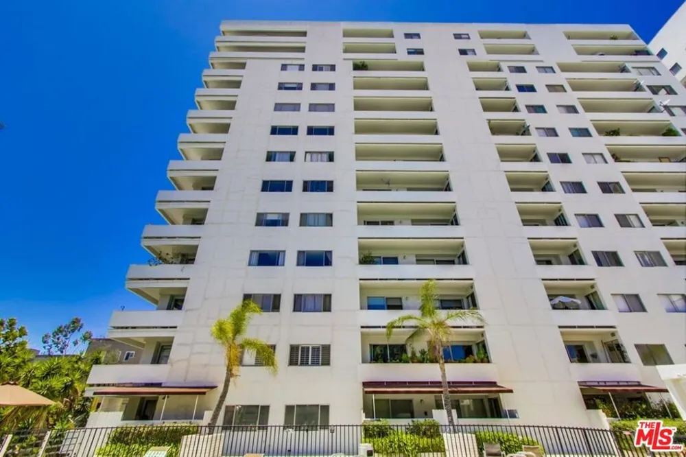 7250 Franklin Avenue #1207 Los Angeles, CA 90046