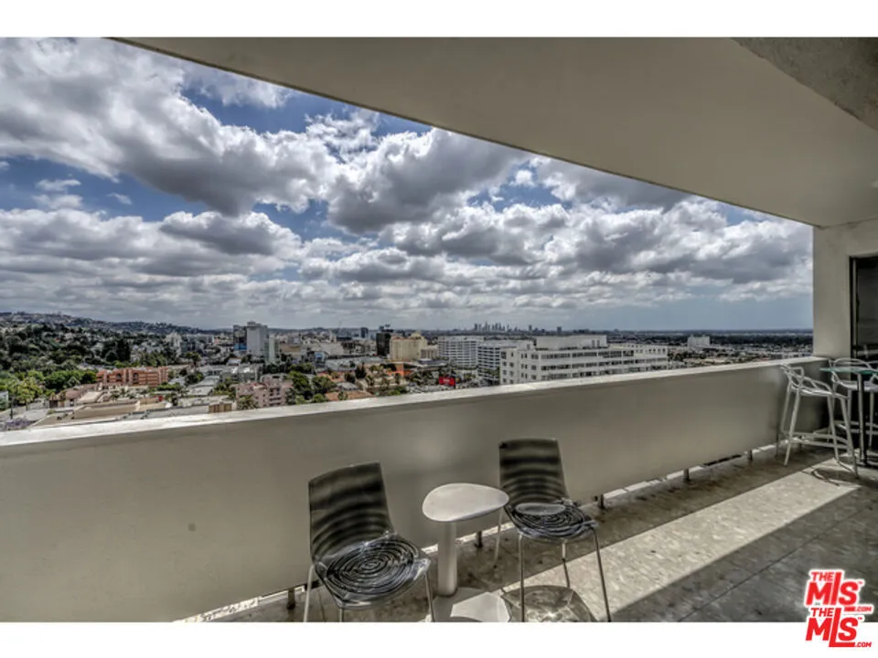 7250 Franklin Avenue #1207 Los Angeles, CA 90046