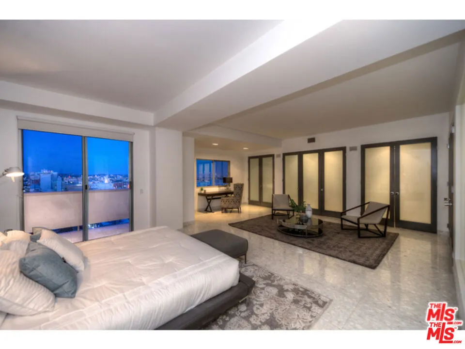 7250 Franklin Avenue #1207 Los Angeles, CA 90046