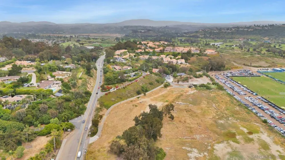 3985 Via De La Valle Del Mar, CA 92014