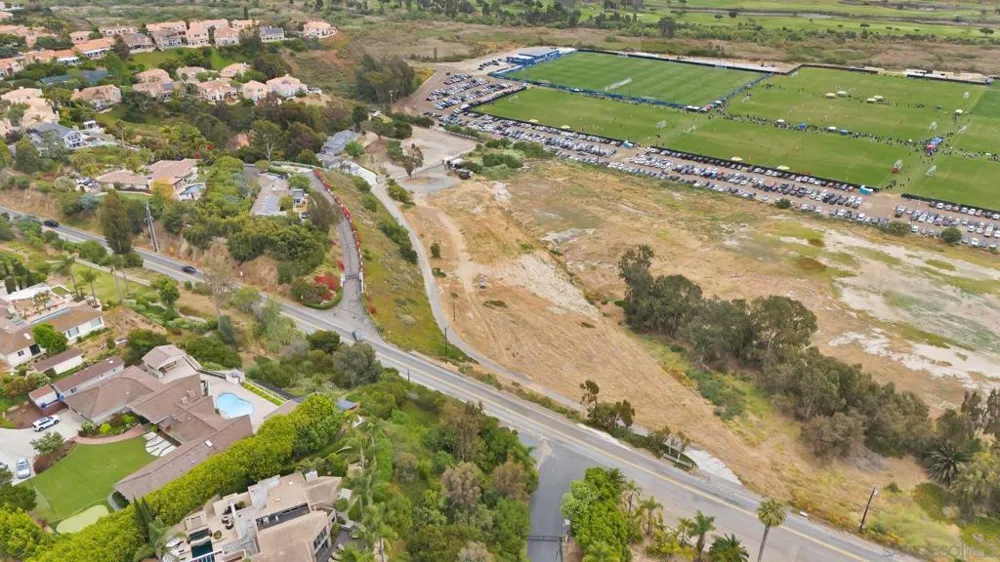 3985 Via De La Valle Del Mar, CA 92014