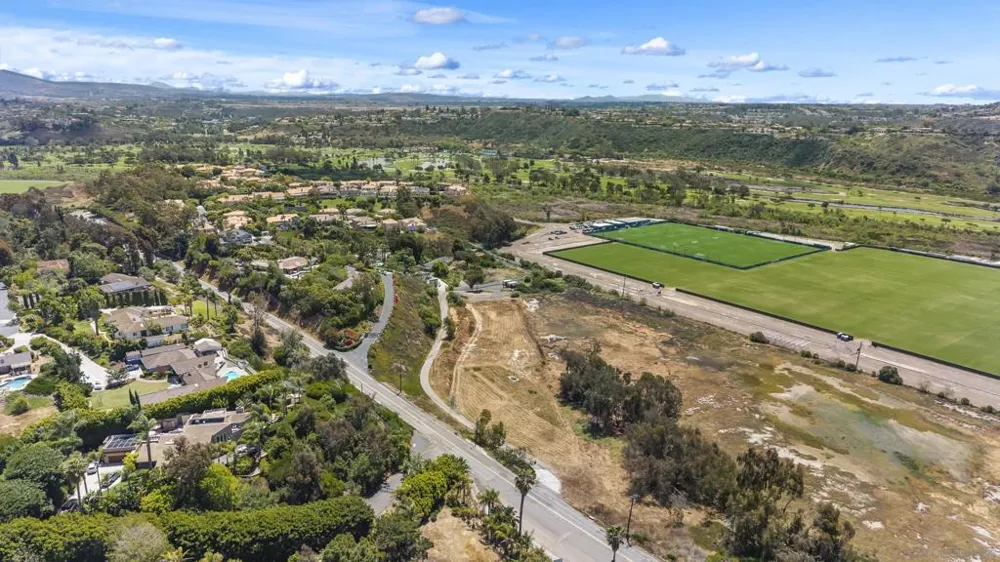3985 Via De La Valle Del Mar, CA 92014