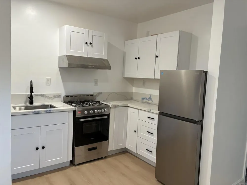 586 DEL MAR AVE #B Chula Vista, CA 91910
