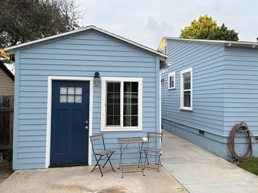 586 DEL MAR AVE #B Chula Vista, CA 91910