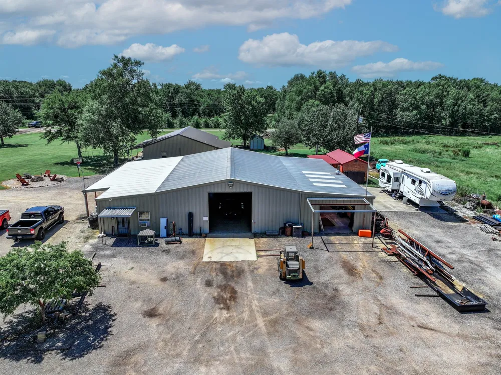 50 County Road 13200 Blossom, TX 75416