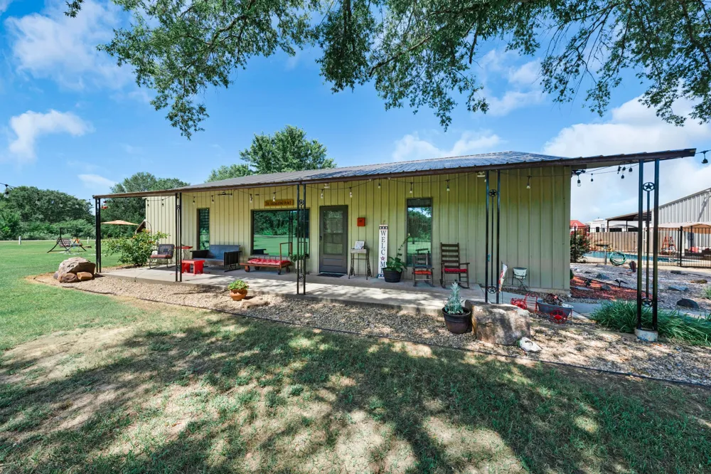 50 County Road 13200 Blossom, TX 75416