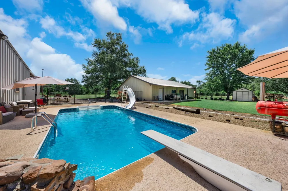 50 County Road 13200 Blossom, TX 75416