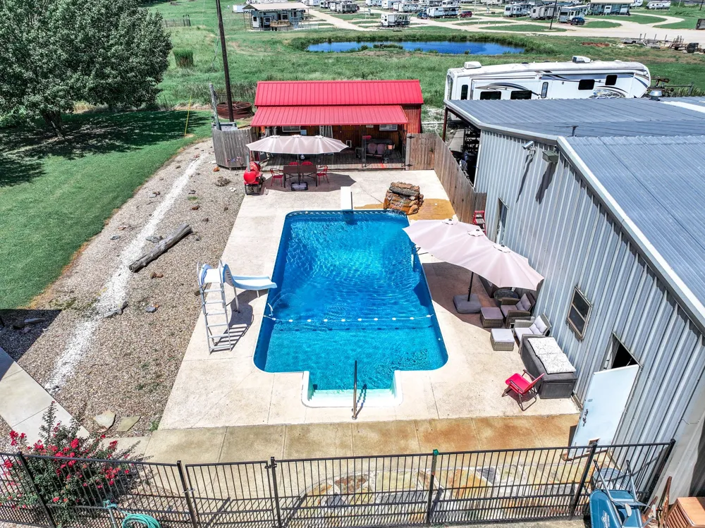 50 County Road 13200 Blossom, TX 75416