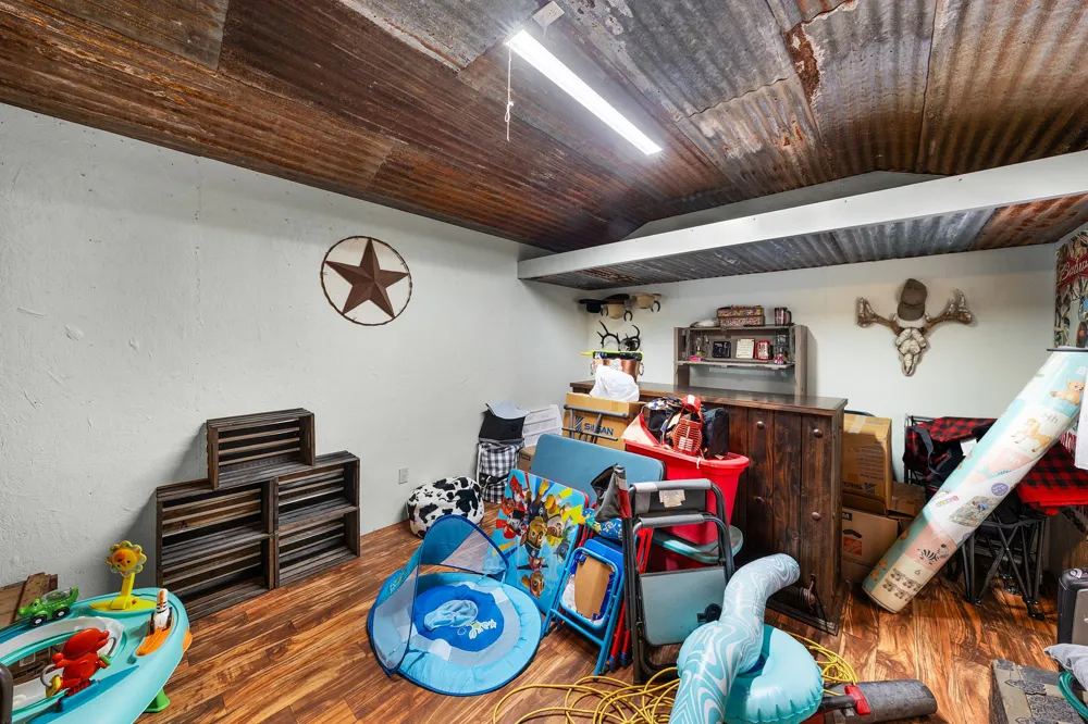 50 County Road 13200 Blossom, TX 75416