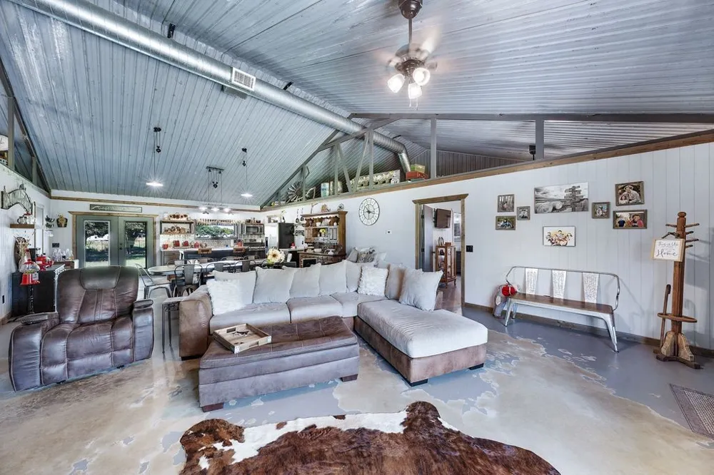 50 County Road 13200 Blossom, TX 75416