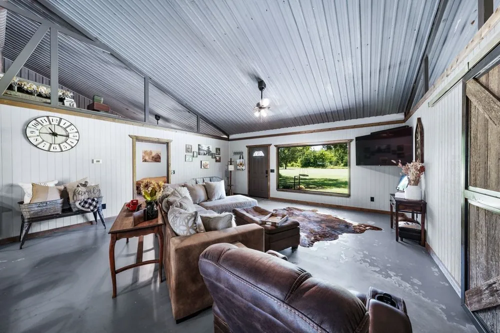 50 County Road 13200 Blossom, TX 75416