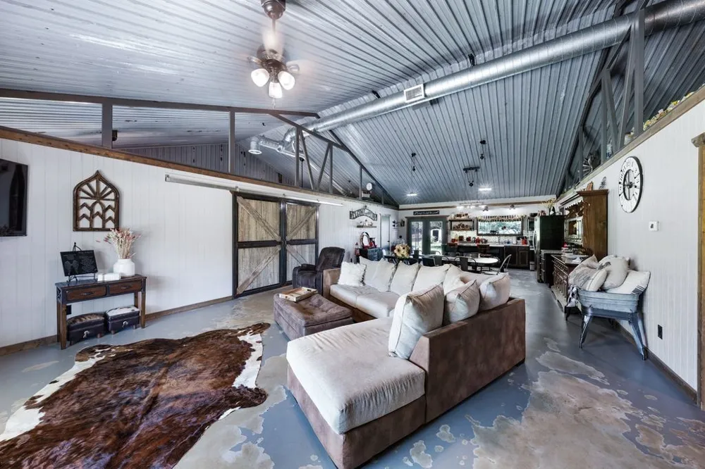 50 County Road 13200 Blossom, TX 75416