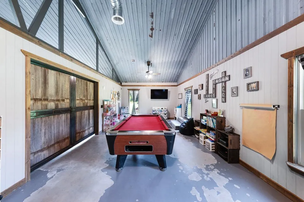 50 County Road 13200 Blossom, TX 75416