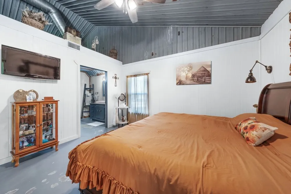 50 County Road 13200 Blossom, TX 75416