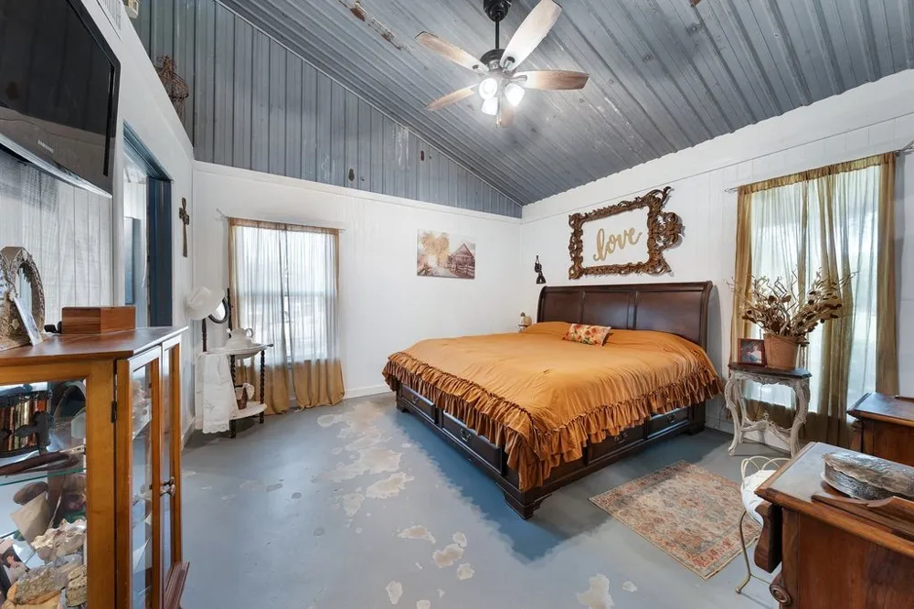 50 County Road 13200 Blossom, TX 75416