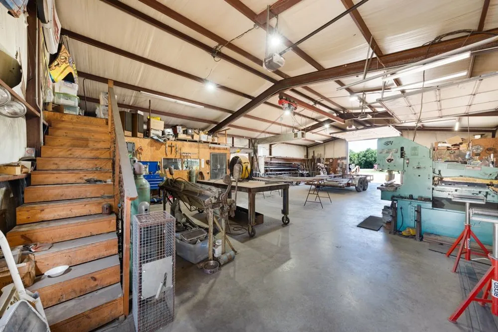50 County Road 13200 Blossom, TX 75416