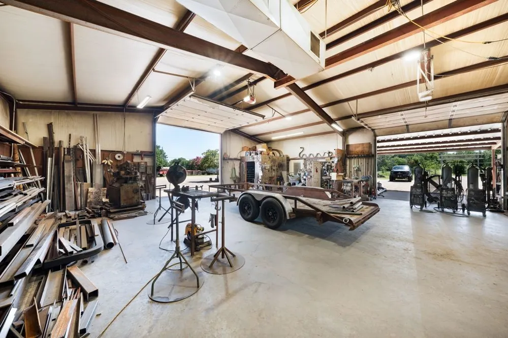 50 County Road 13200 Blossom, TX 75416