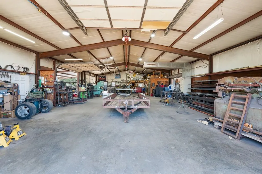 50 County Road 13200 Blossom, TX 75416