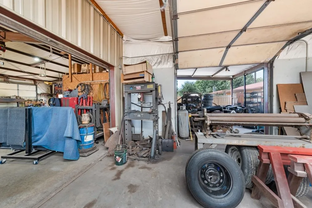 50 County Road 13200 Blossom, TX 75416