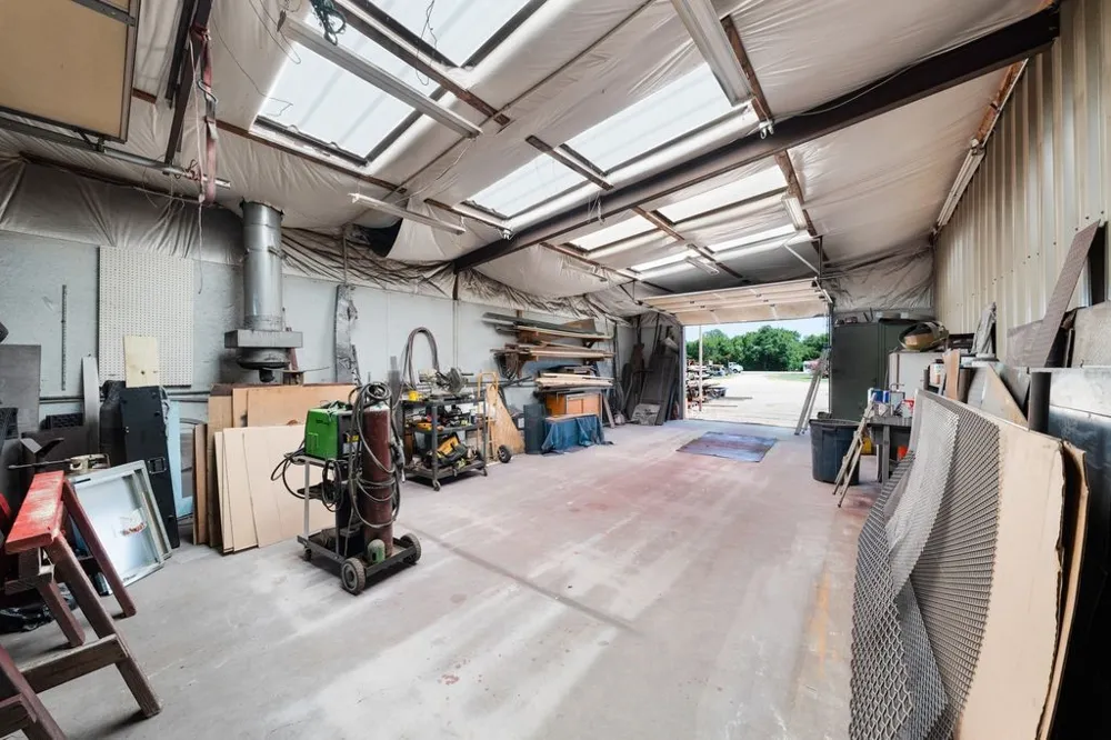 50 County Road 13200 Blossom, TX 75416