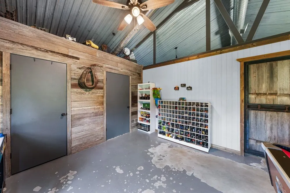 50 County Road 13200 Blossom, TX 75416