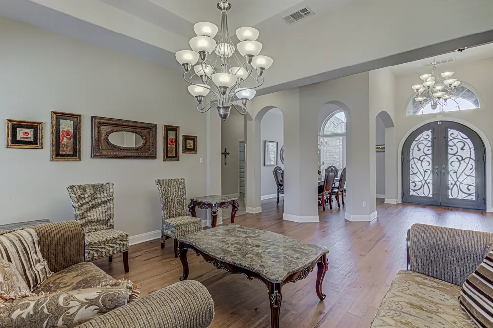 105 Arbors Circle Elgin, TX 78621