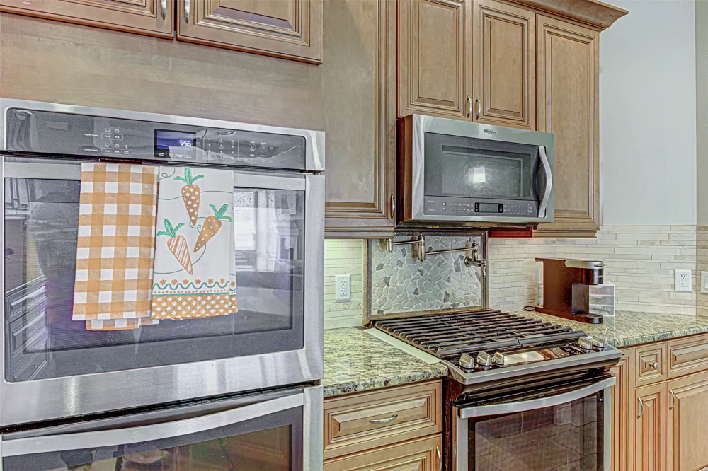 105 Arbors Circle Elgin, TX 78621
