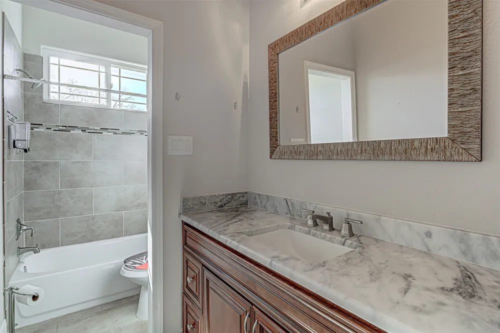 105 Arbors Circle Elgin, TX 78621