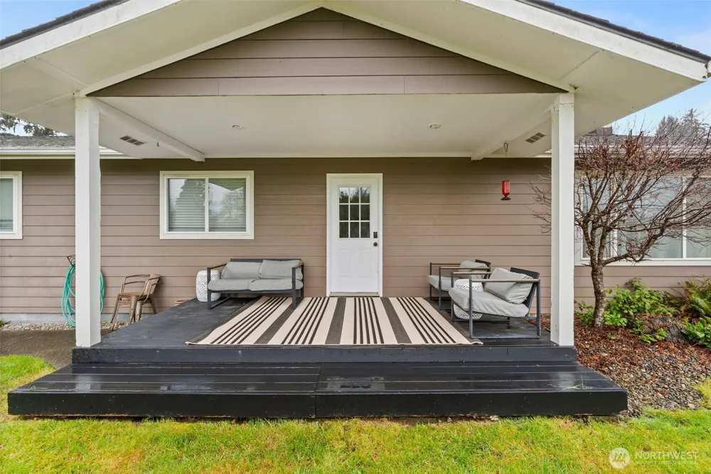 1346 W Third Street South Bend, WA 98586