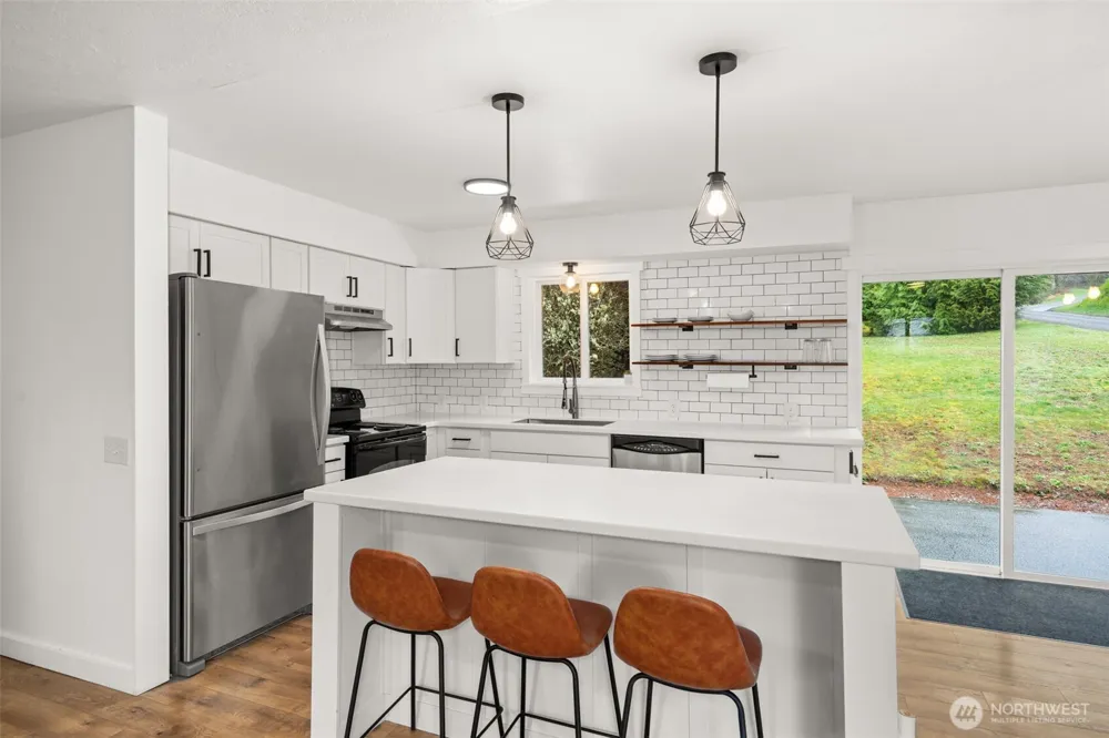 1346 W Third Street South Bend, WA 98586