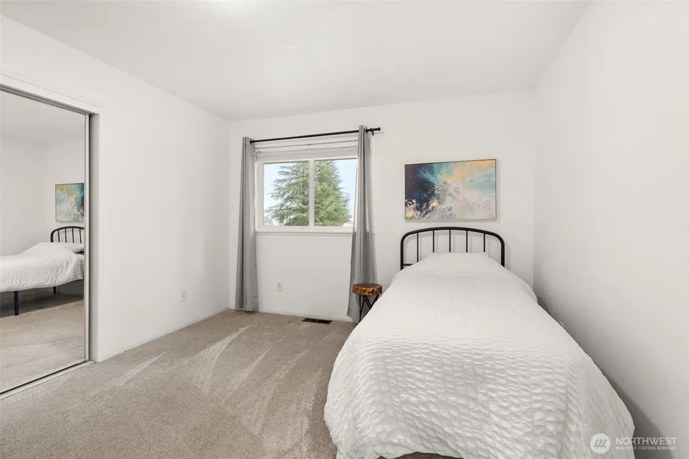 1346 W Third Street South Bend, WA 98586