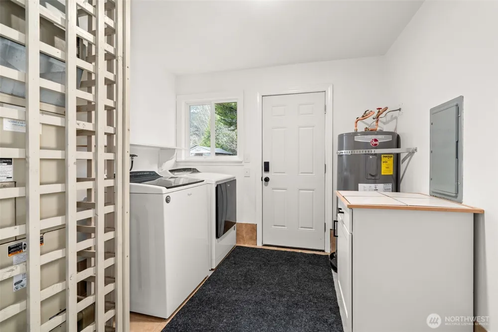 1346 W Third Street South Bend, WA 98586