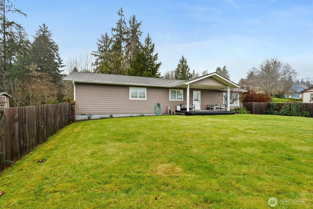 1346 W Third Street South Bend, WA 98586