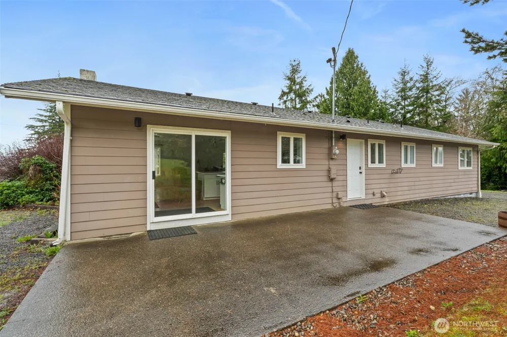 1346 W Third Street South Bend, WA 98586