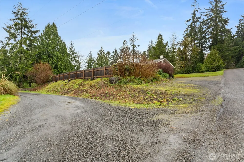 1346 W Third Street South Bend, WA 98586