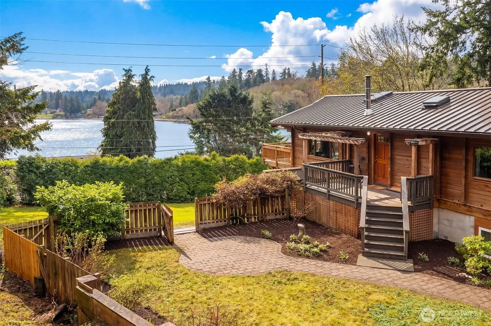 8121 SW 222nd Place Vashon, WA 98070