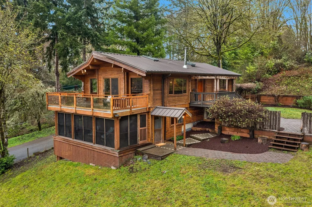 8121 SW 222nd Place Vashon, WA 98070