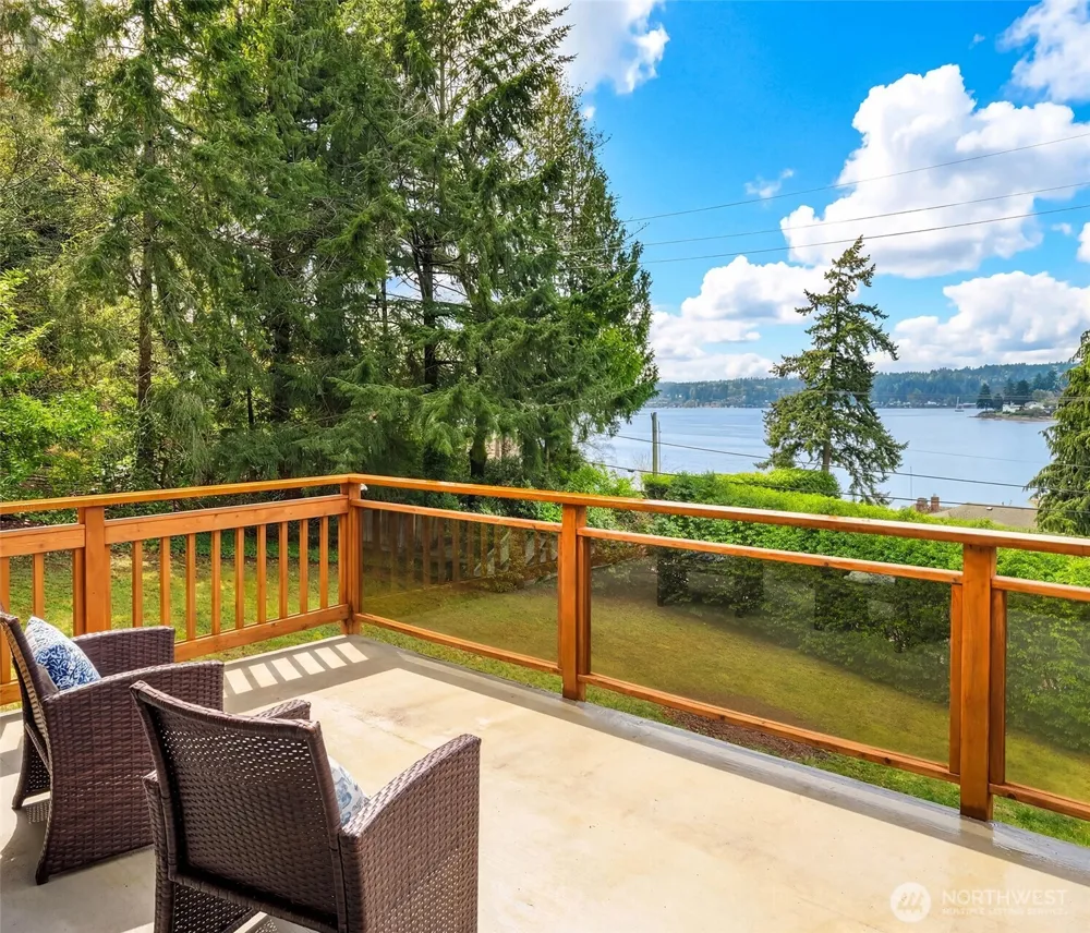 8121 SW 222nd Place Vashon, WA 98070
