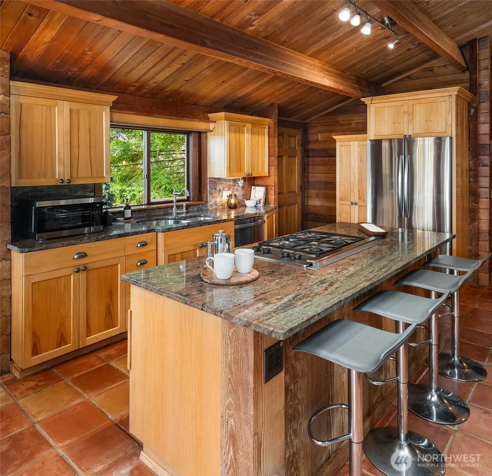 8121 SW 222nd Place Vashon, WA 98070