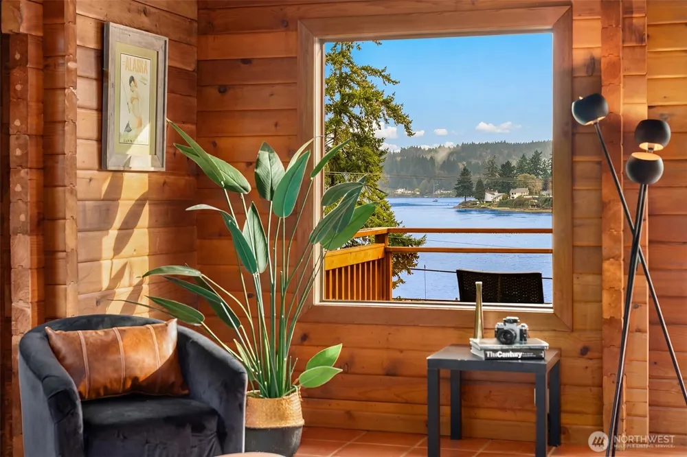 8121 SW 222nd Place Vashon, WA 98070
