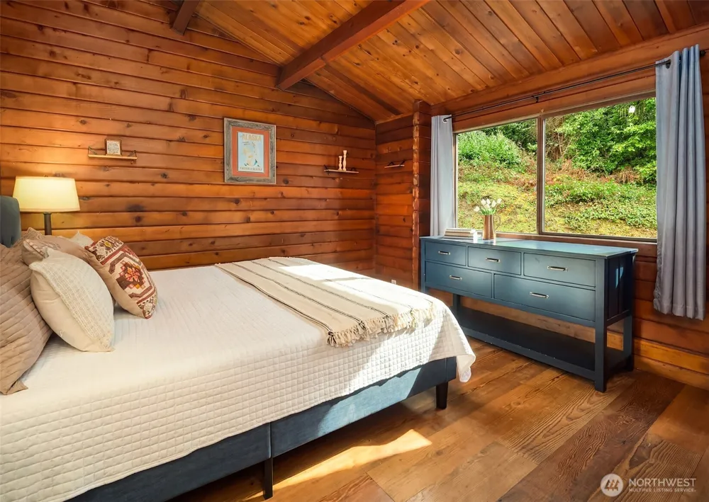 8121 SW 222nd Place Vashon, WA 98070