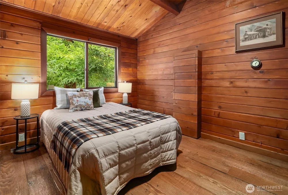 8121 SW 222nd Place Vashon, WA 98070